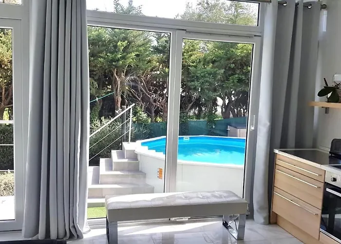 Little Paradise Close To La Sala In Puerto Banus / Quiet