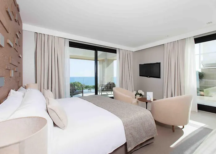 The Oasis By Don Carlos Resort (Adults Only)